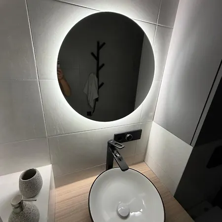 Apartment Apartment *